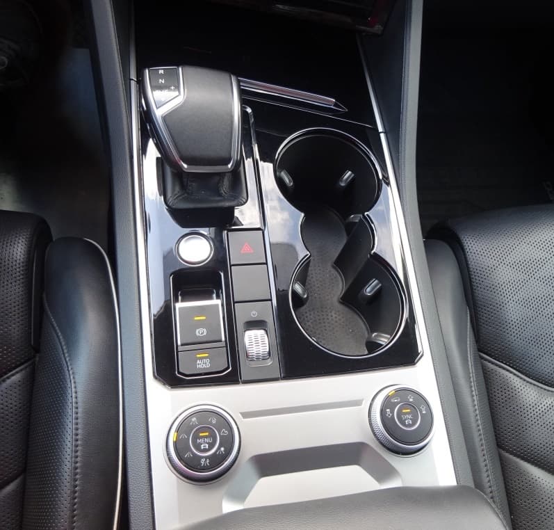 2019 Volkswagen TOUAREG - 16