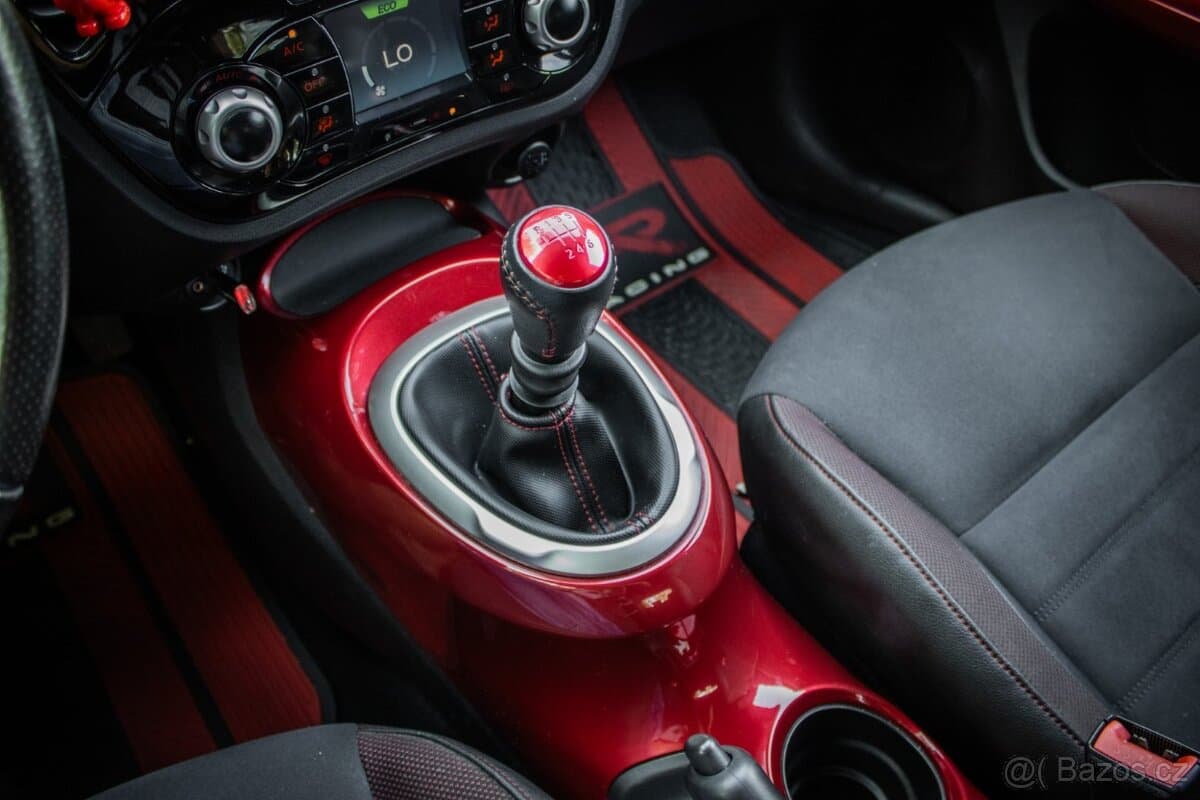 2018 Nissan JUKE - 16