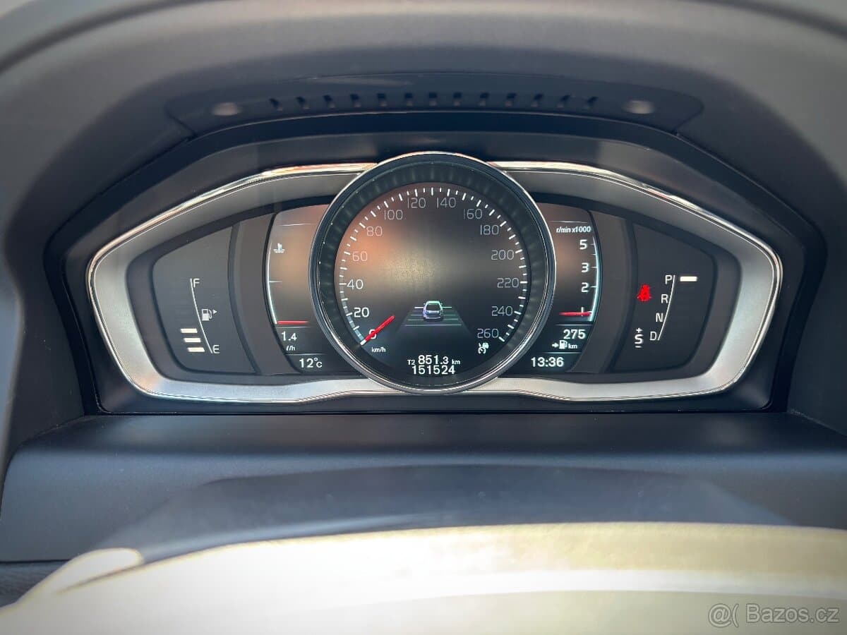 2015 Volvo XC60 - 16