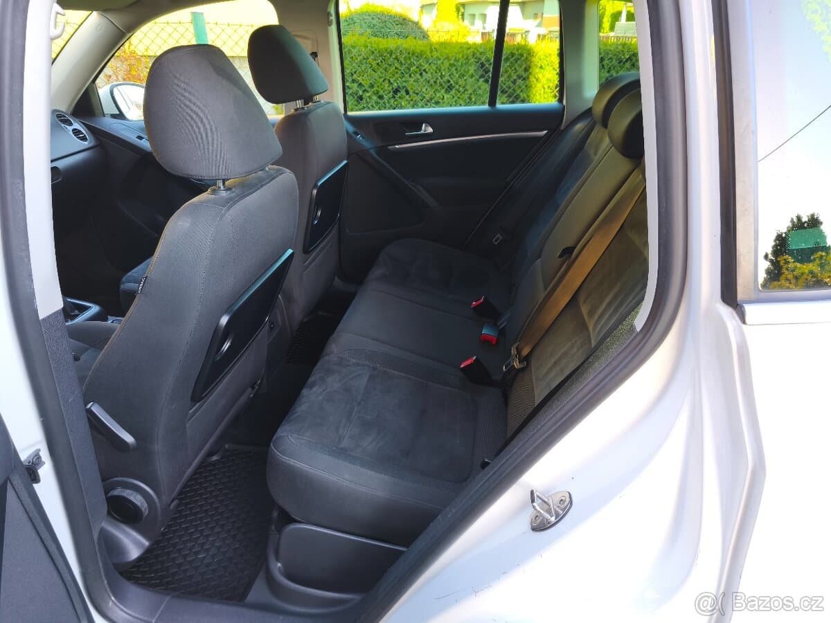 2010 Volkswagen TIGUAN - 16