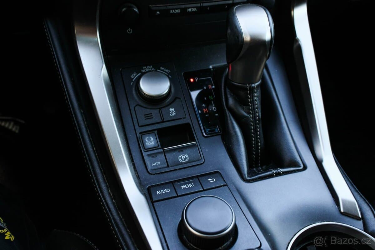 2016 Lexus NX - 16