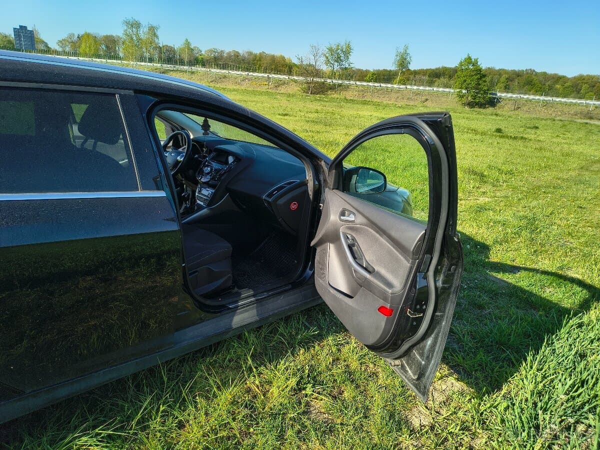 2012 Ford FOCUS - 16