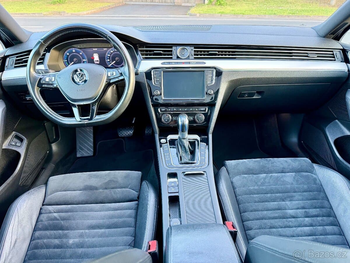 2016 Volkswagen PASSAT - 16