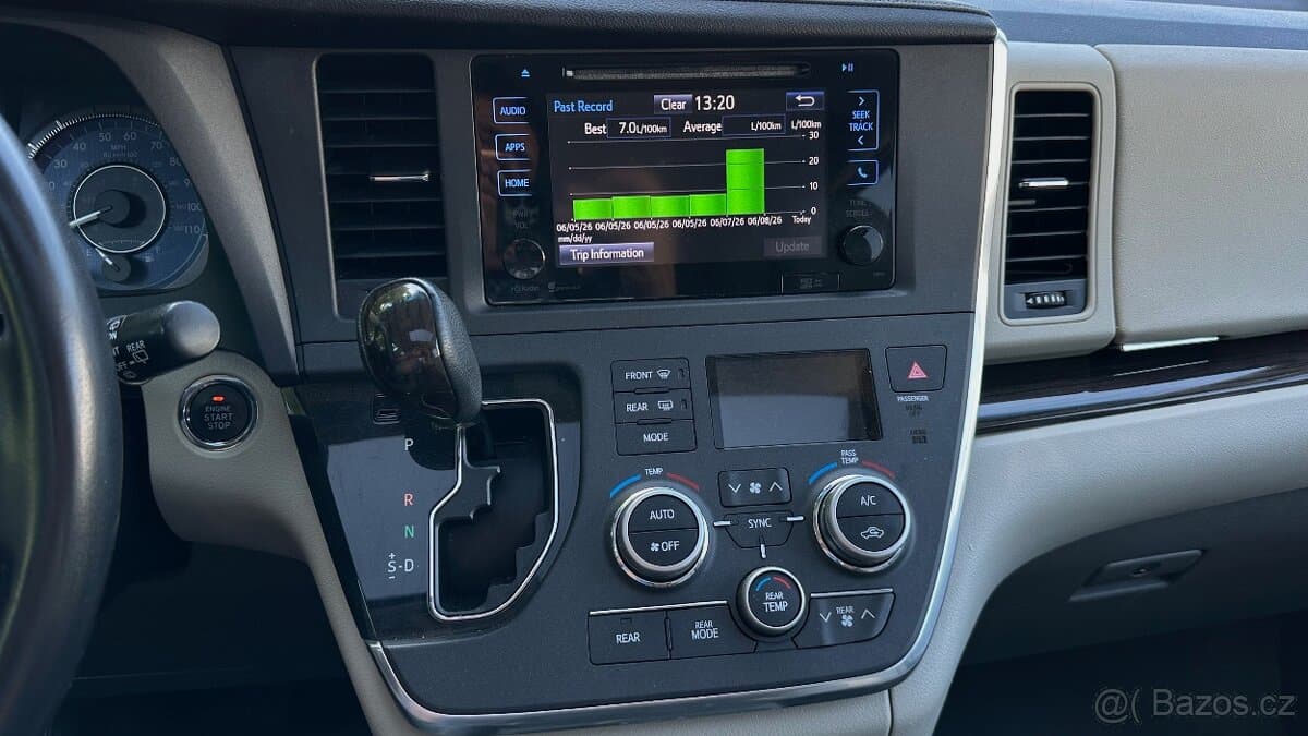 2016 Toyota SIENNA - 16