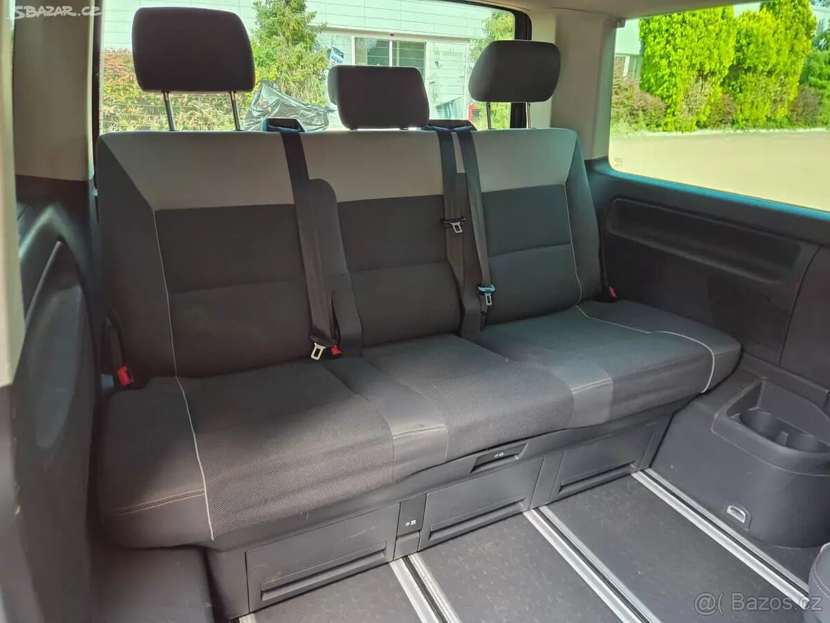 2010 Volkswagen MULTIVAN - 16