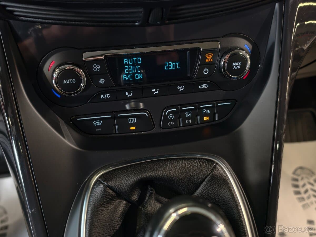 2015 Ford KUGA - 16