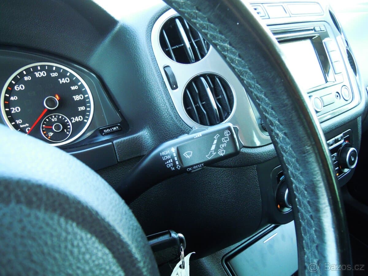 2015 Volkswagen TIGUAN - 16