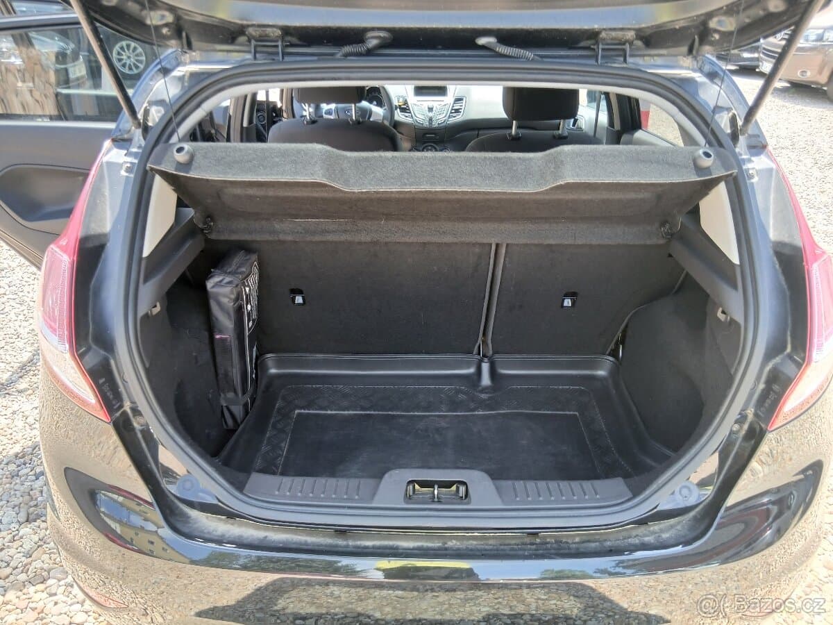 2013 Ford FIESTA - 16