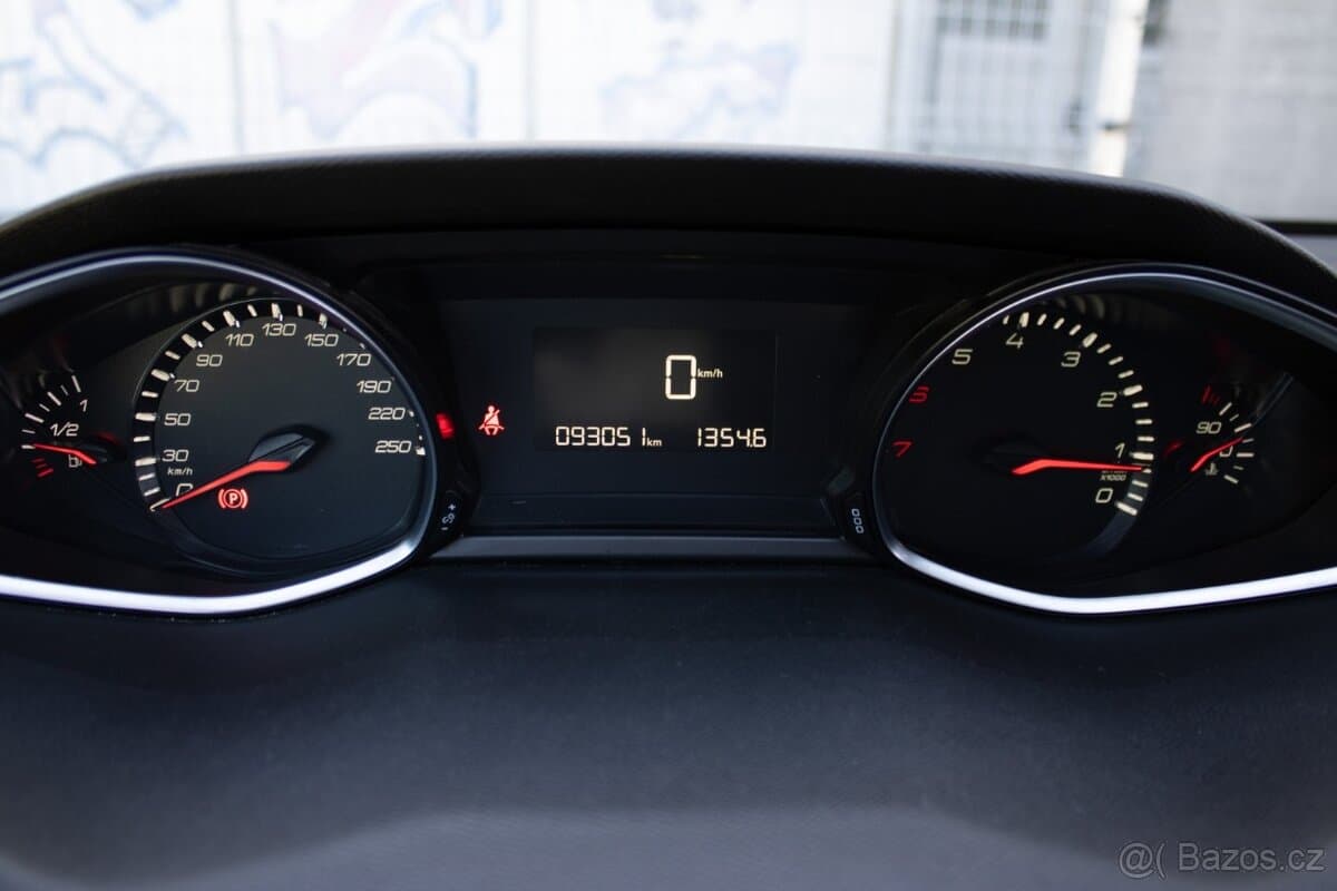 2019 Peugeot 308 - 16