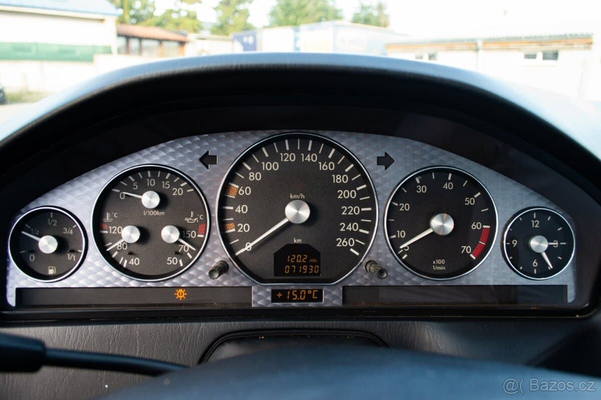 2002 Mercedes-Benz SL - 16