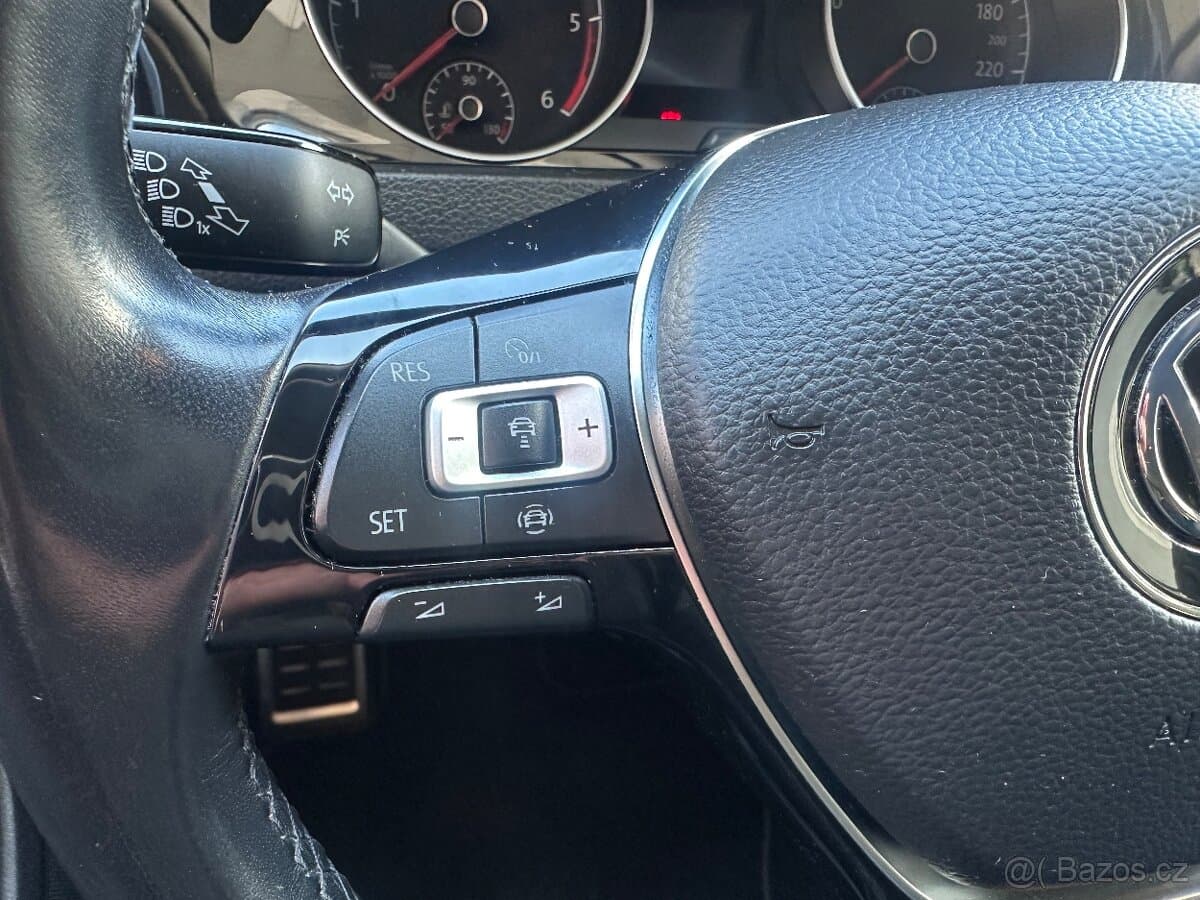 2019 Volkswagen GOLF - 16