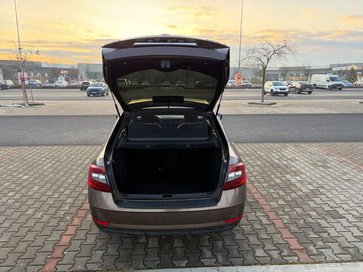 2018 Škoda OCTAVIA - 16