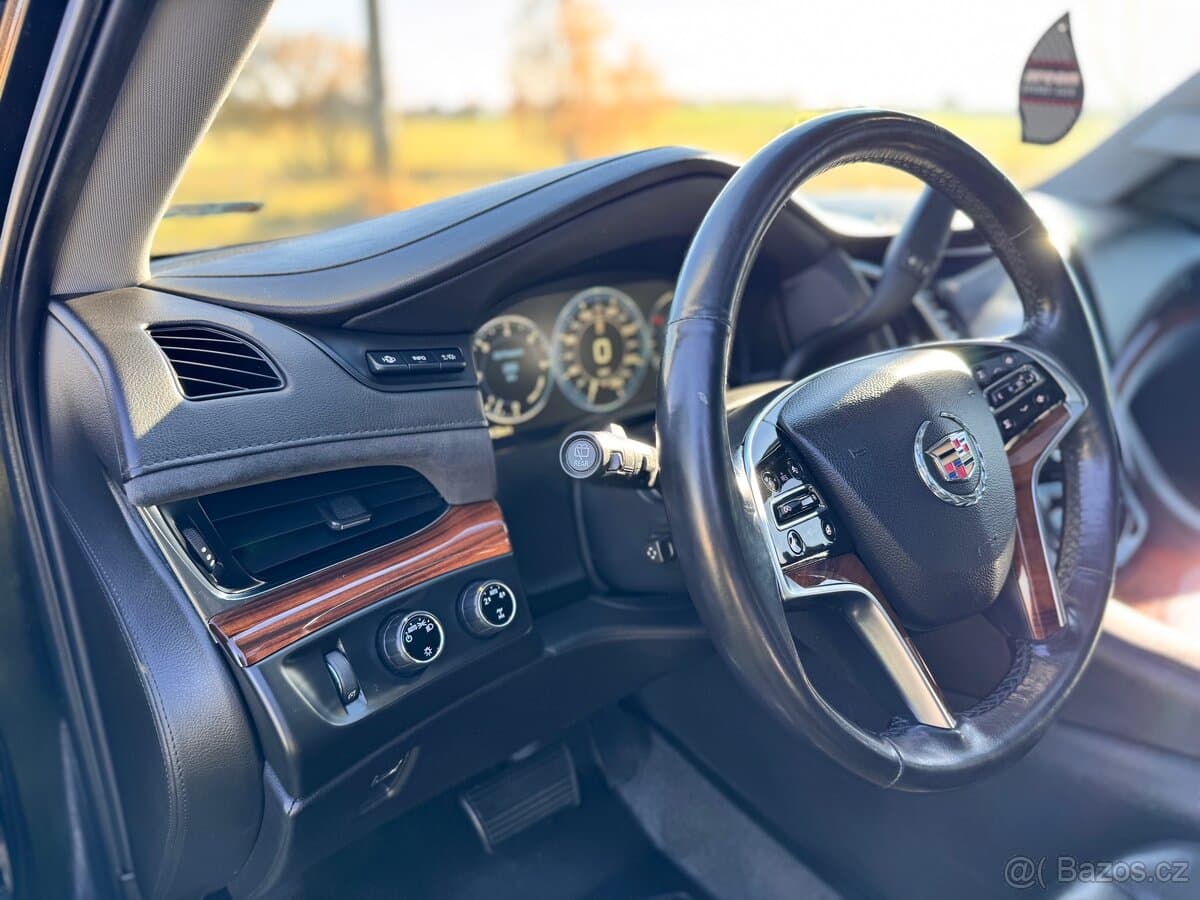 2015 Cadillac ESCALADE - 16