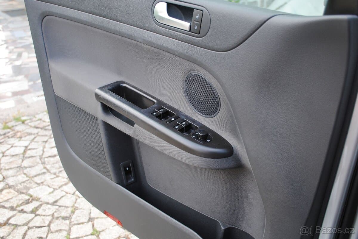 2006 Volkswagen GOLF - 16
