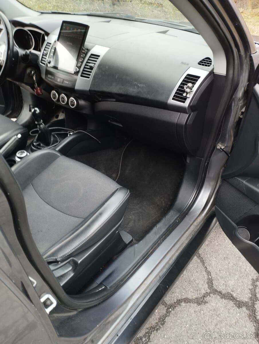 2009 Peugeot 4007 - 15