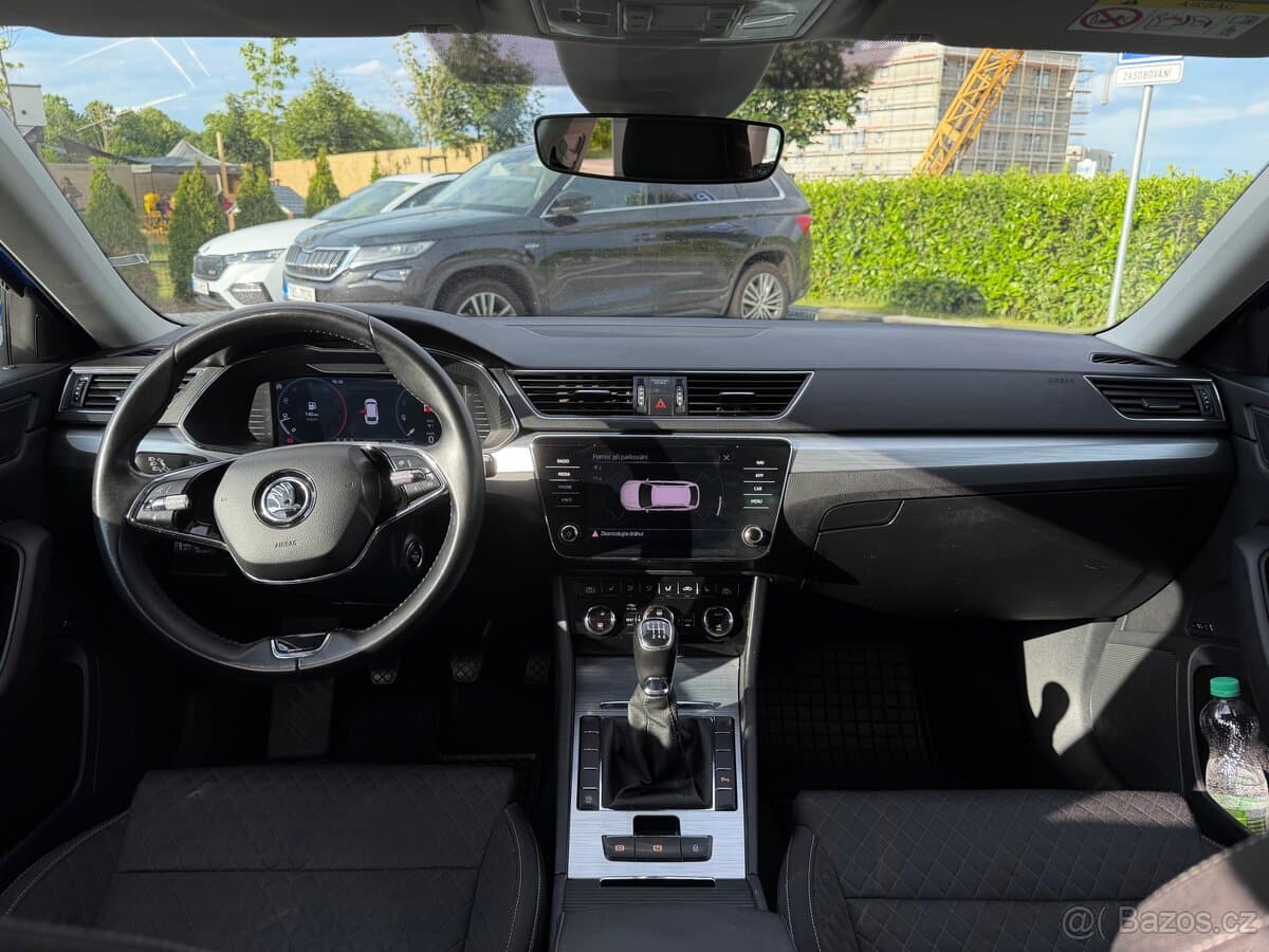 2022 Škoda SUPERB - 16