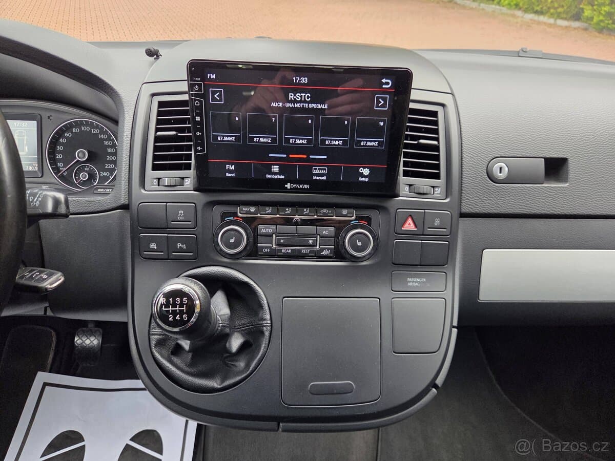 2010 Volkswagen MULTIVAN - 16