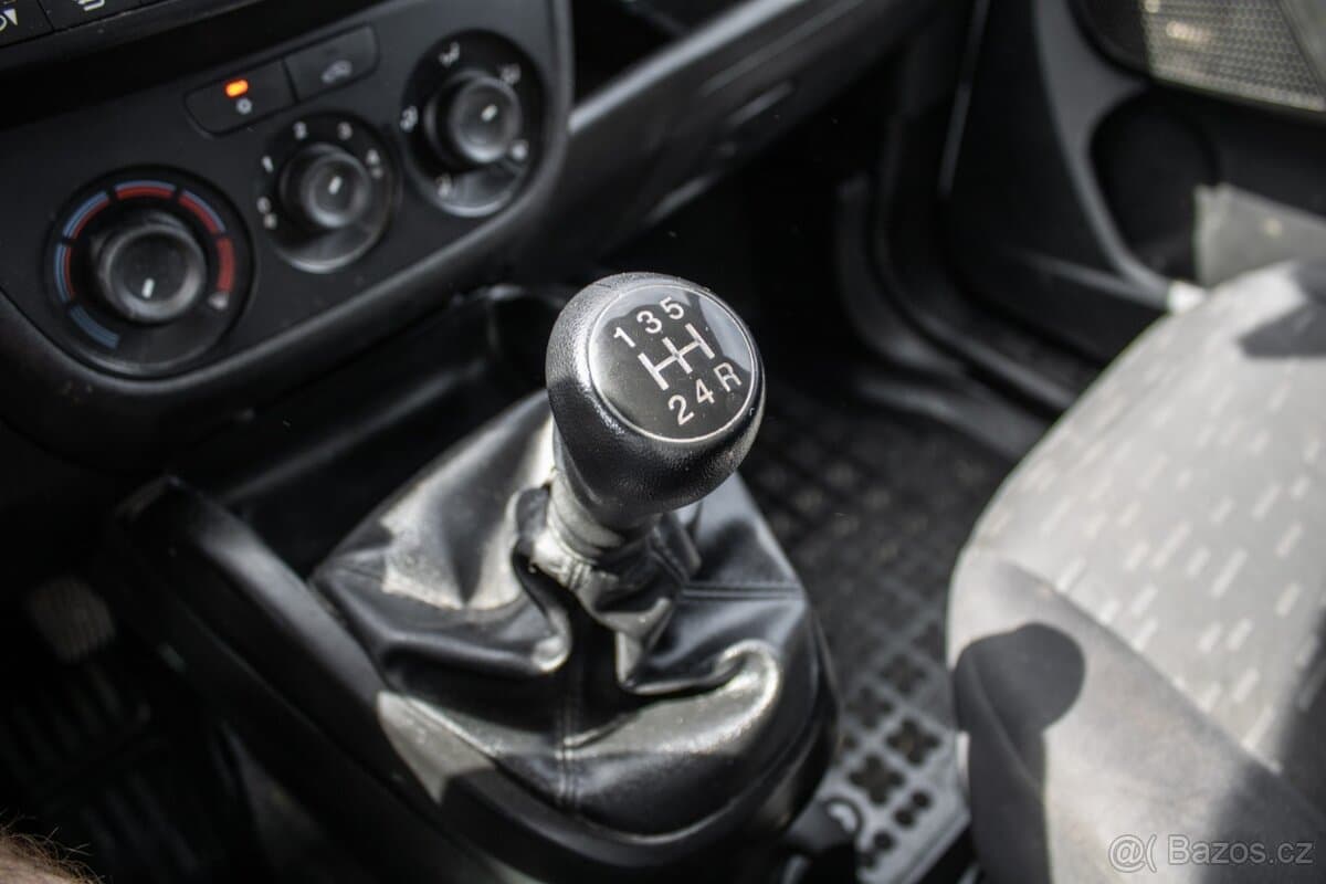 2016 Opel COMBO - 16