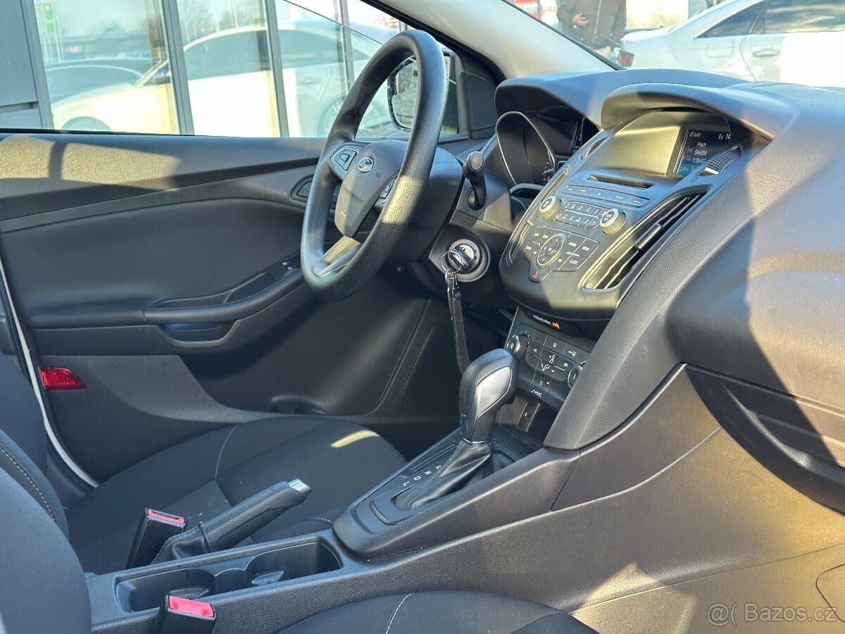 2016 Ford FOCUS - 16