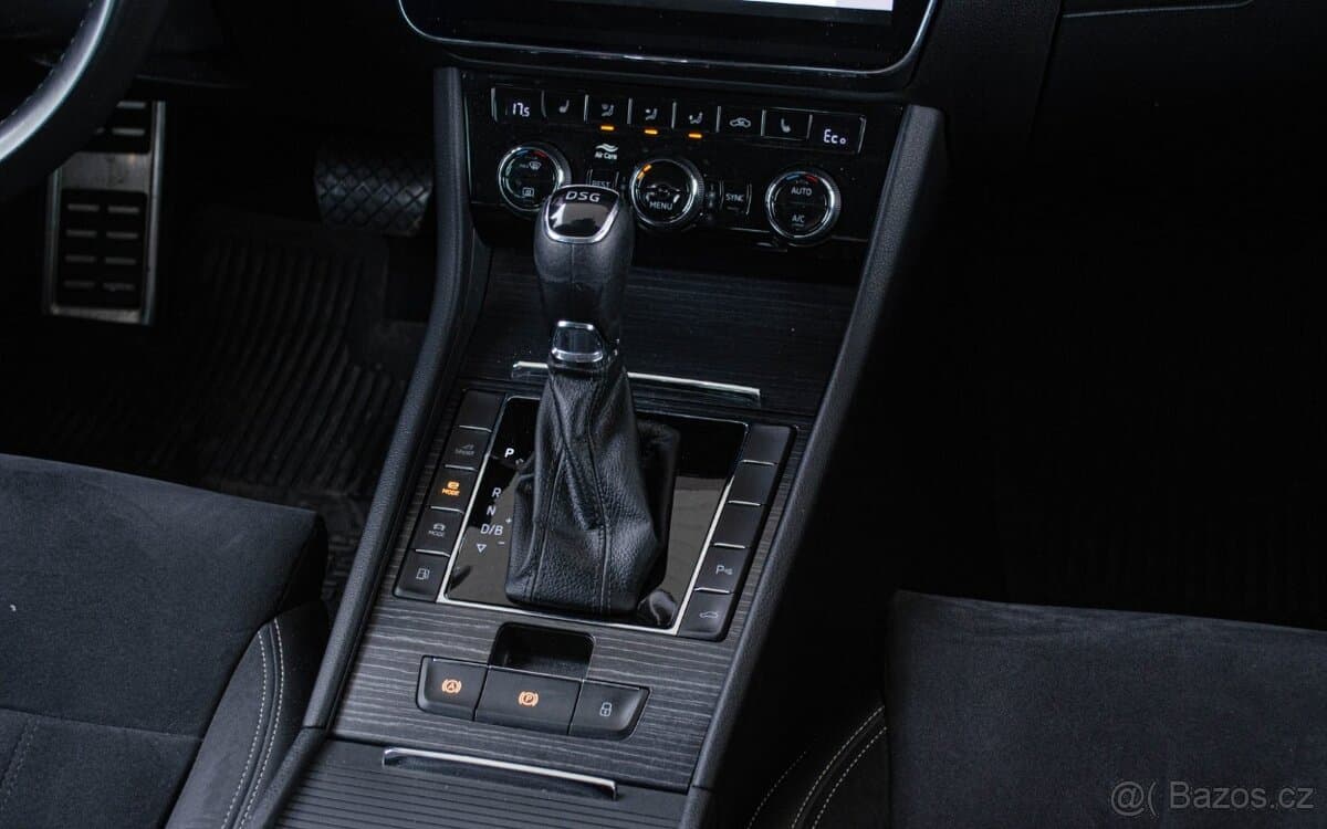 2020 Škoda SUPERB - 16