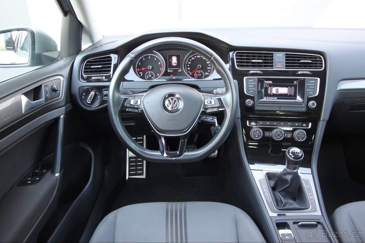 2016 Volkswagen GOLF - 16
