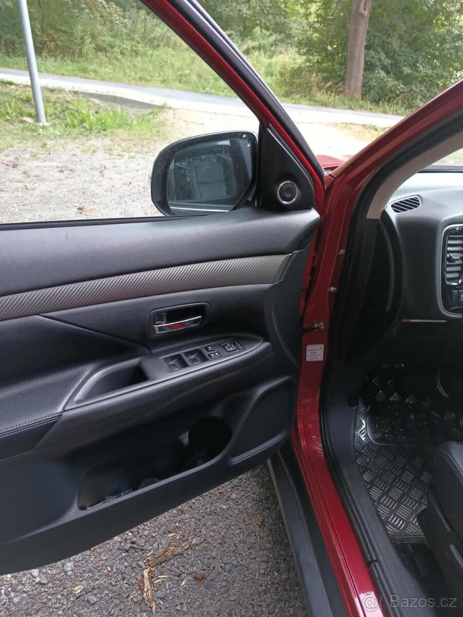 2014 Mitsubishi OUTLANDER - 16