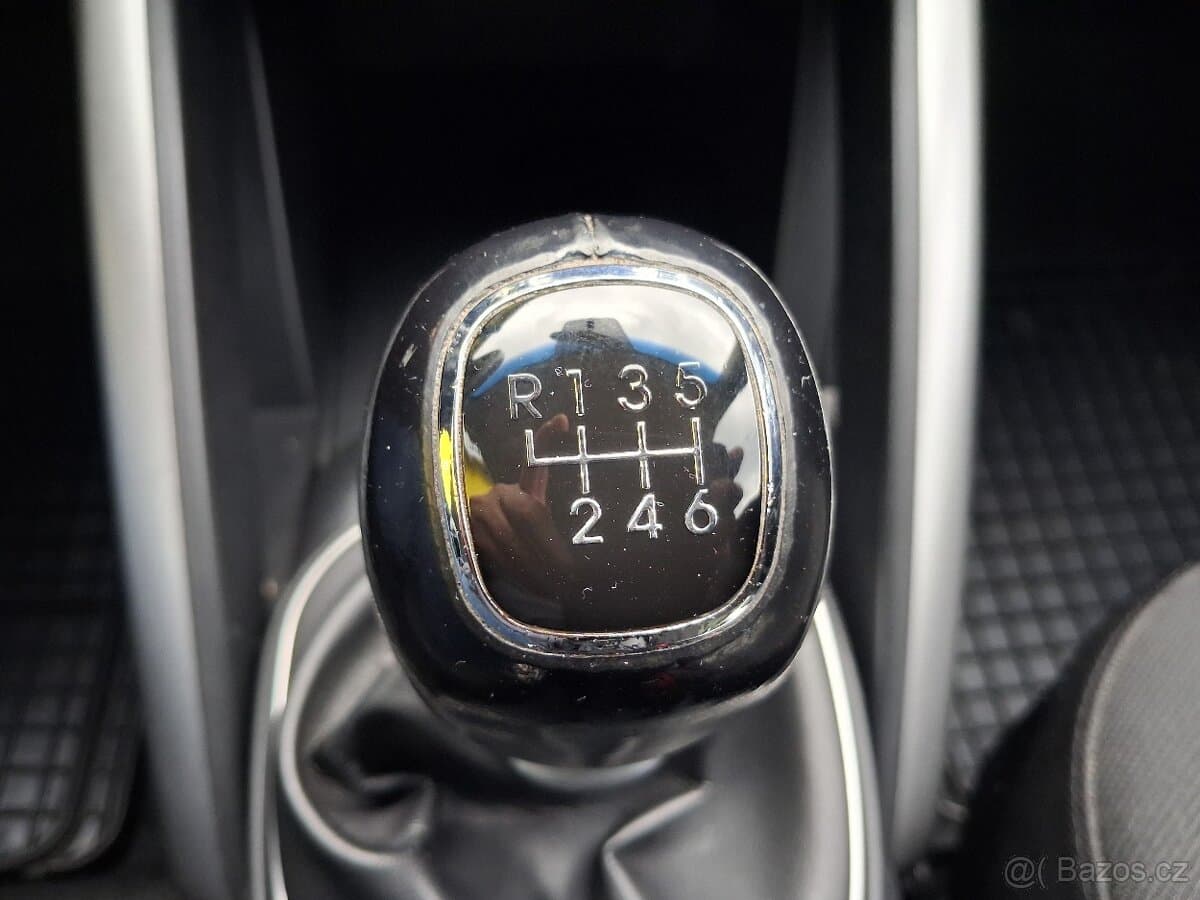 2011 Hyundai VELOSTER - 16
