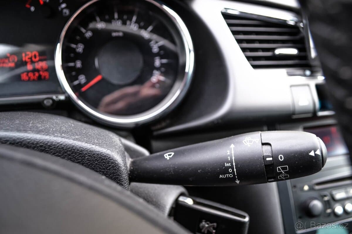 2016 Peugeot 3008 - 16