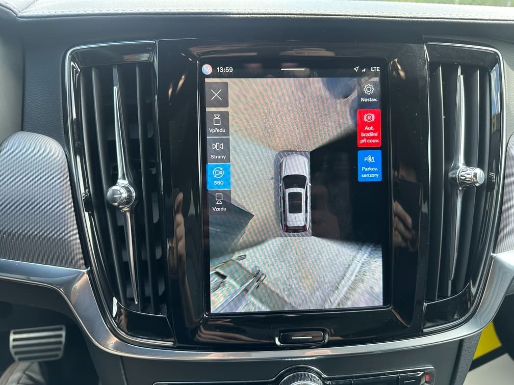 2021 Volvo V90 - 16