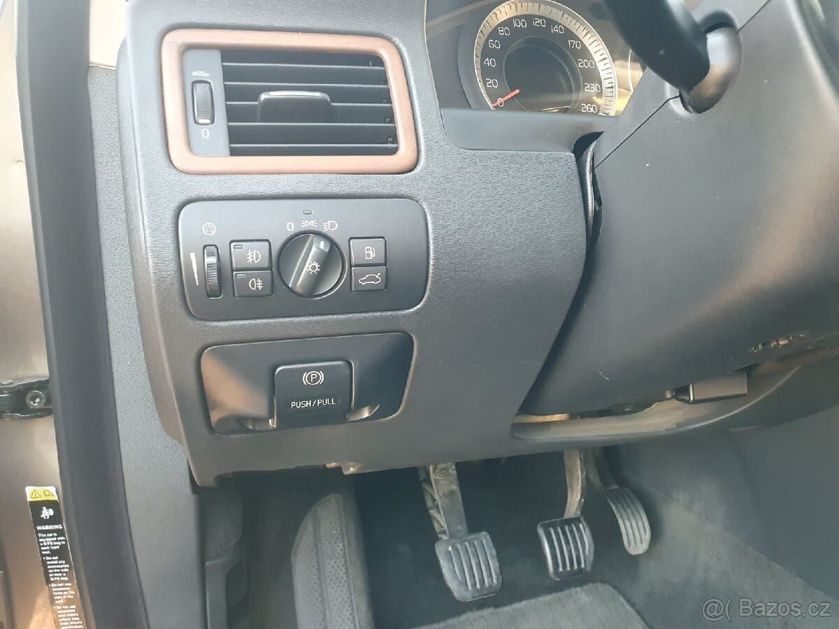 2009 Volvo XC70 - 16