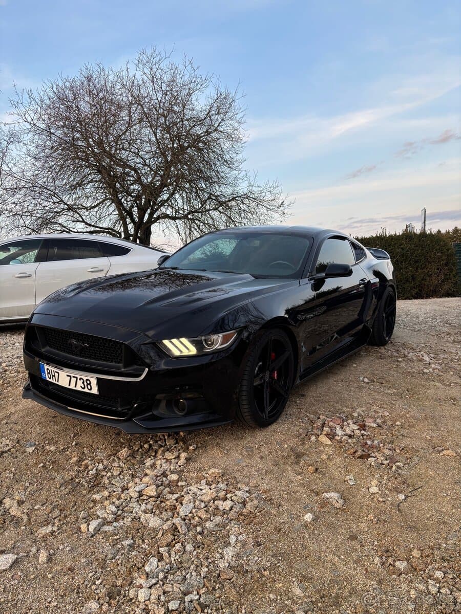 2017 Ford MUSTANG - 16