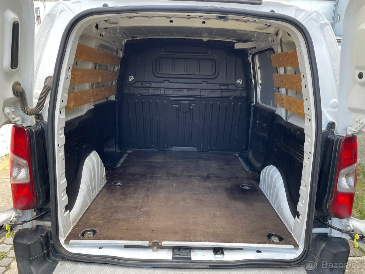 2020 Opel COMBO - 16