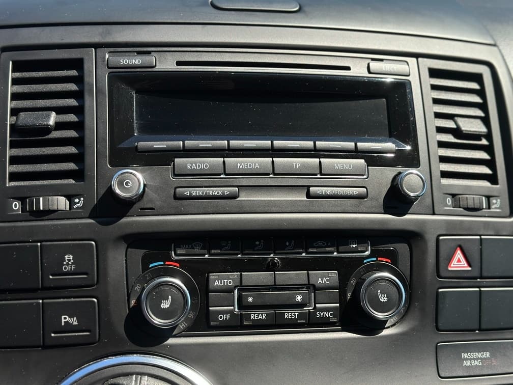 2014 Volkswagen MULTIVAN - 16