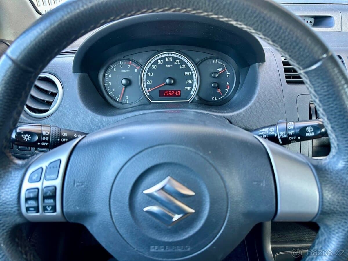 2009 Suzuki SWIFT - 16