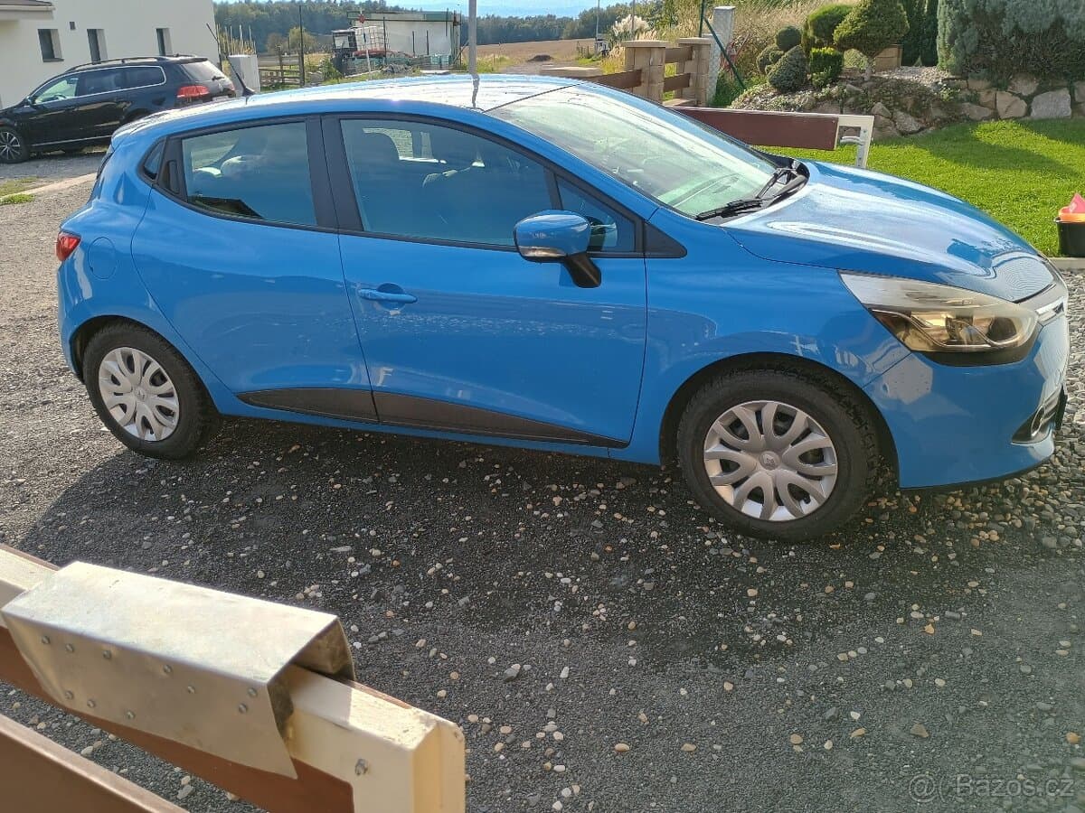 2015 Renault CLIO - 16
