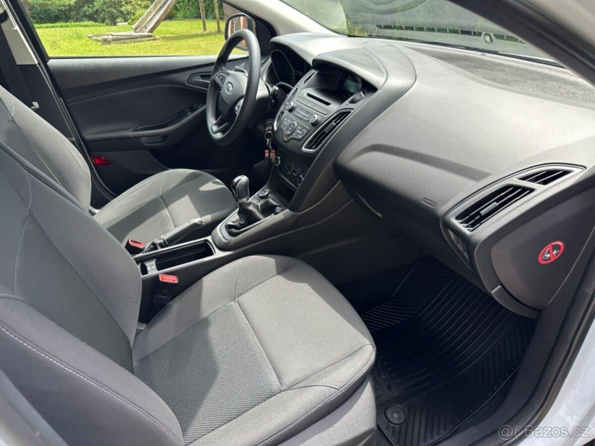 2015 Ford FOCUS - 16