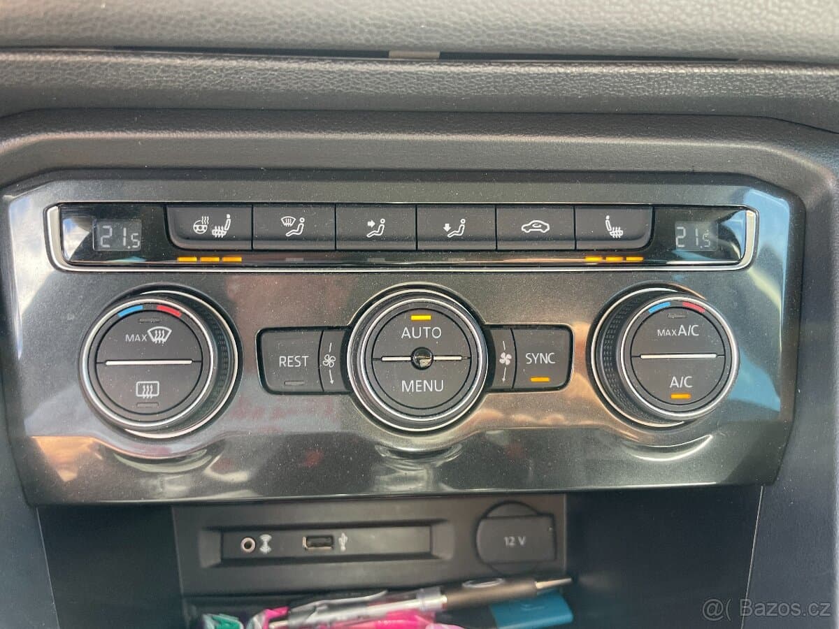 2016 Volkswagen TIGUAN - 16
