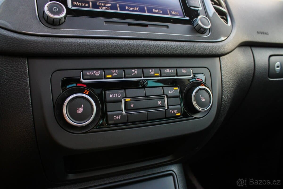 2012 Volkswagen TIGUAN - 16