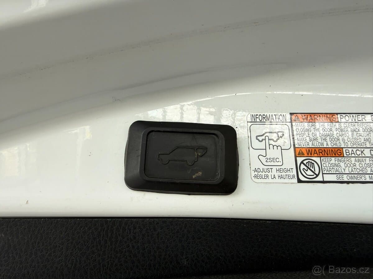 2014 Toyota RAV4 - 16