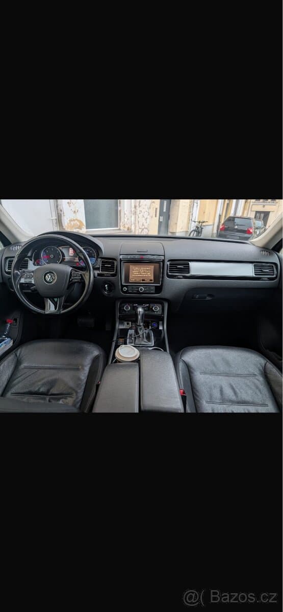 2015 Volkswagen TOUAREG - 16