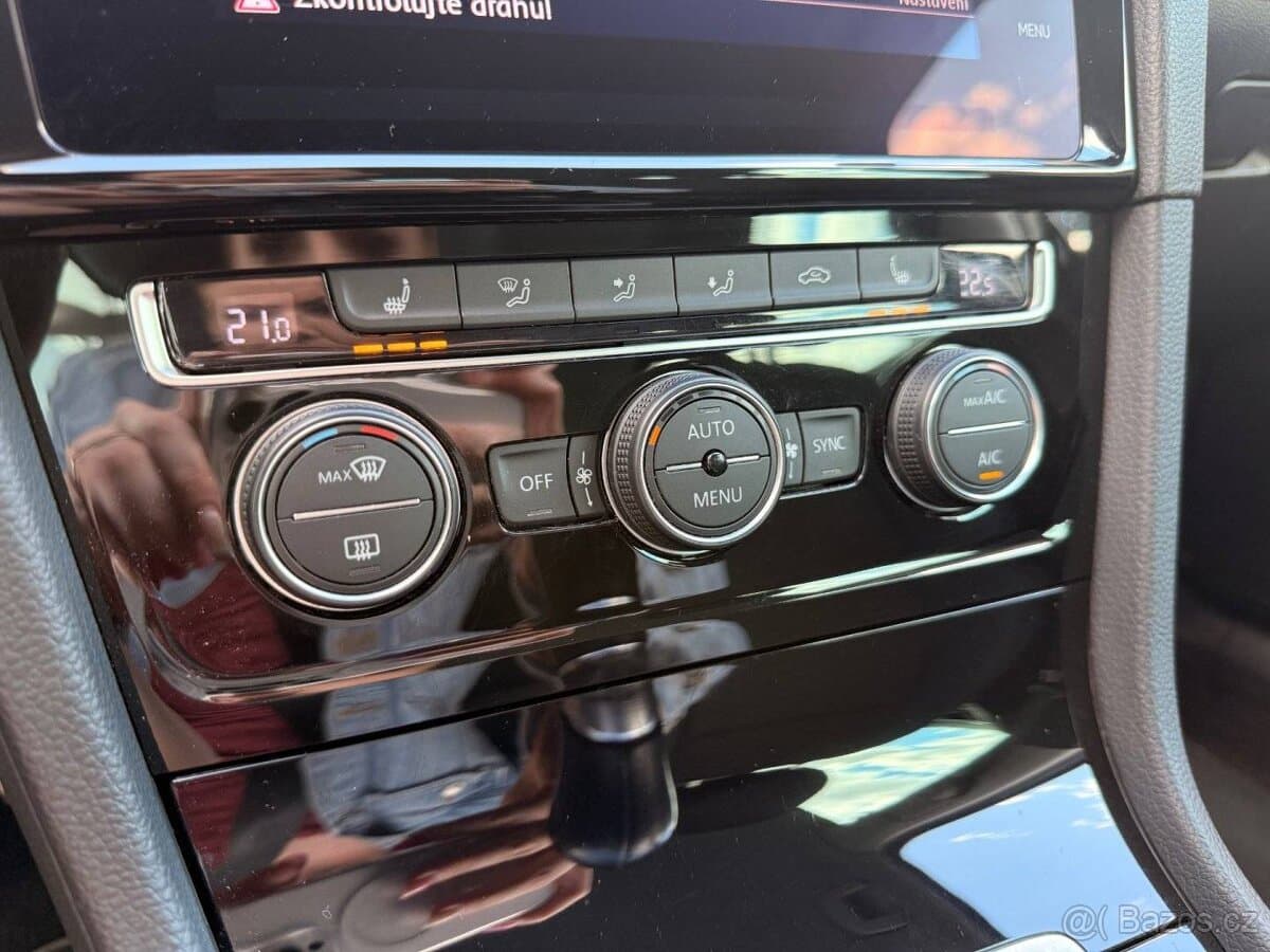 2020 Volkswagen GOLF - 16