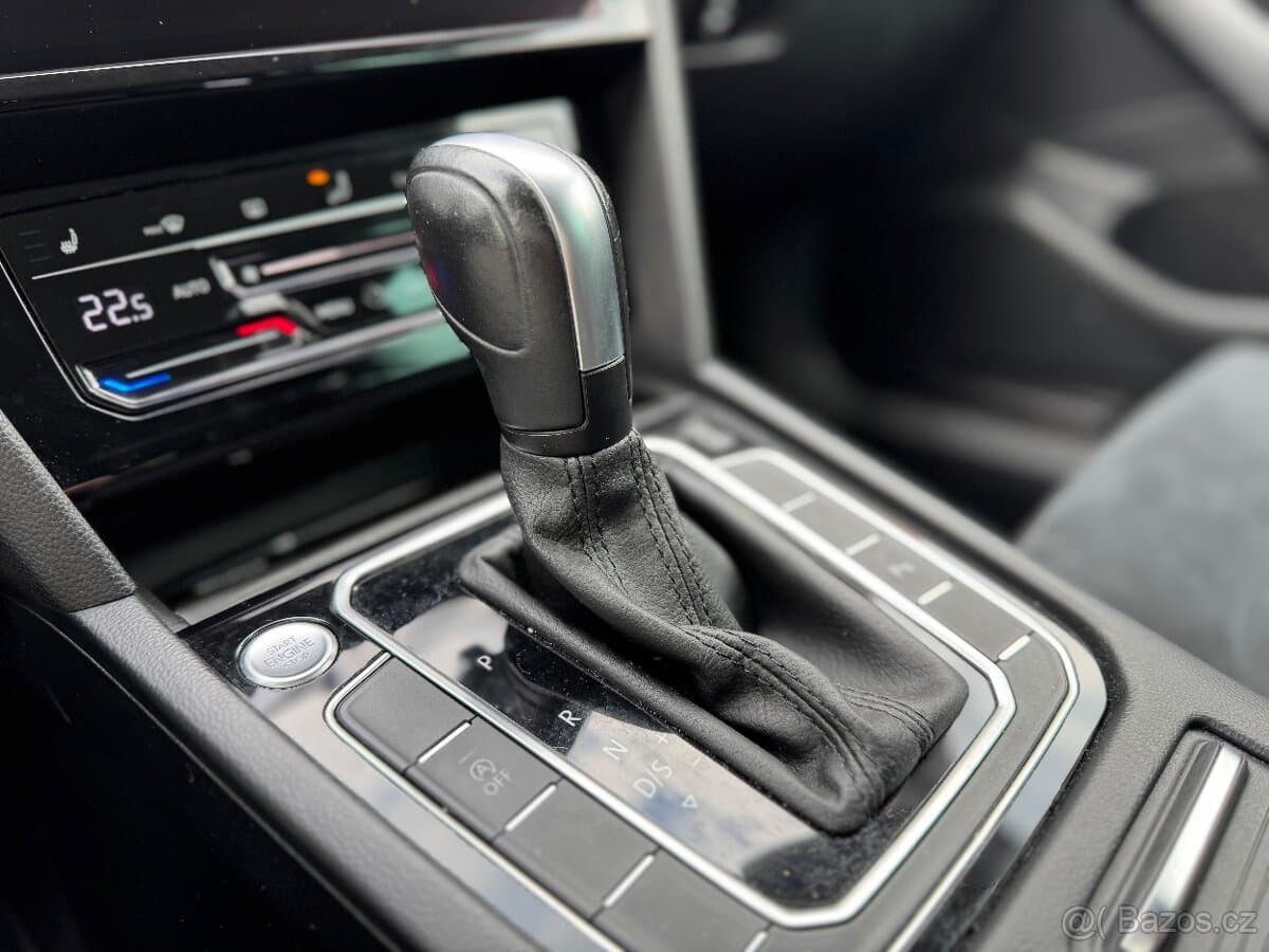 2020 Volkswagen PASSAT - 16