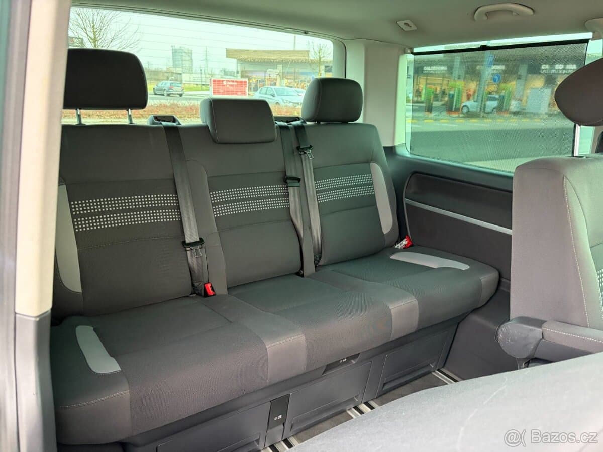 2013 Volkswagen MULTIVAN - 16