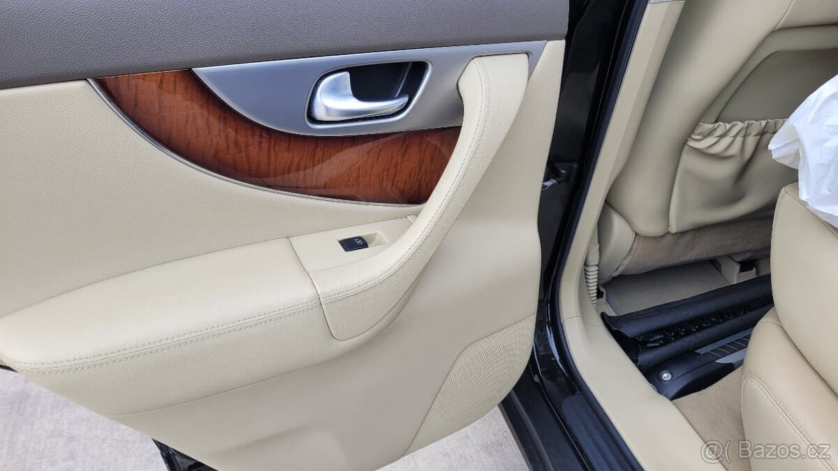2011 Infiniti FX - 16