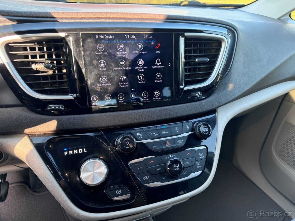 2020 Chrysler PACIFICA - 16