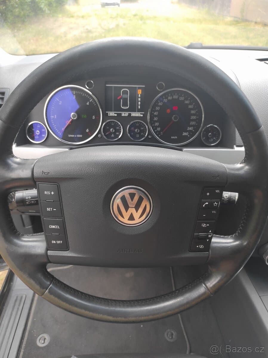 2005 Volkswagen TOUAREG - 16