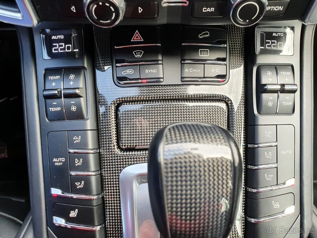 2015 Porsche CAYENNE - 16