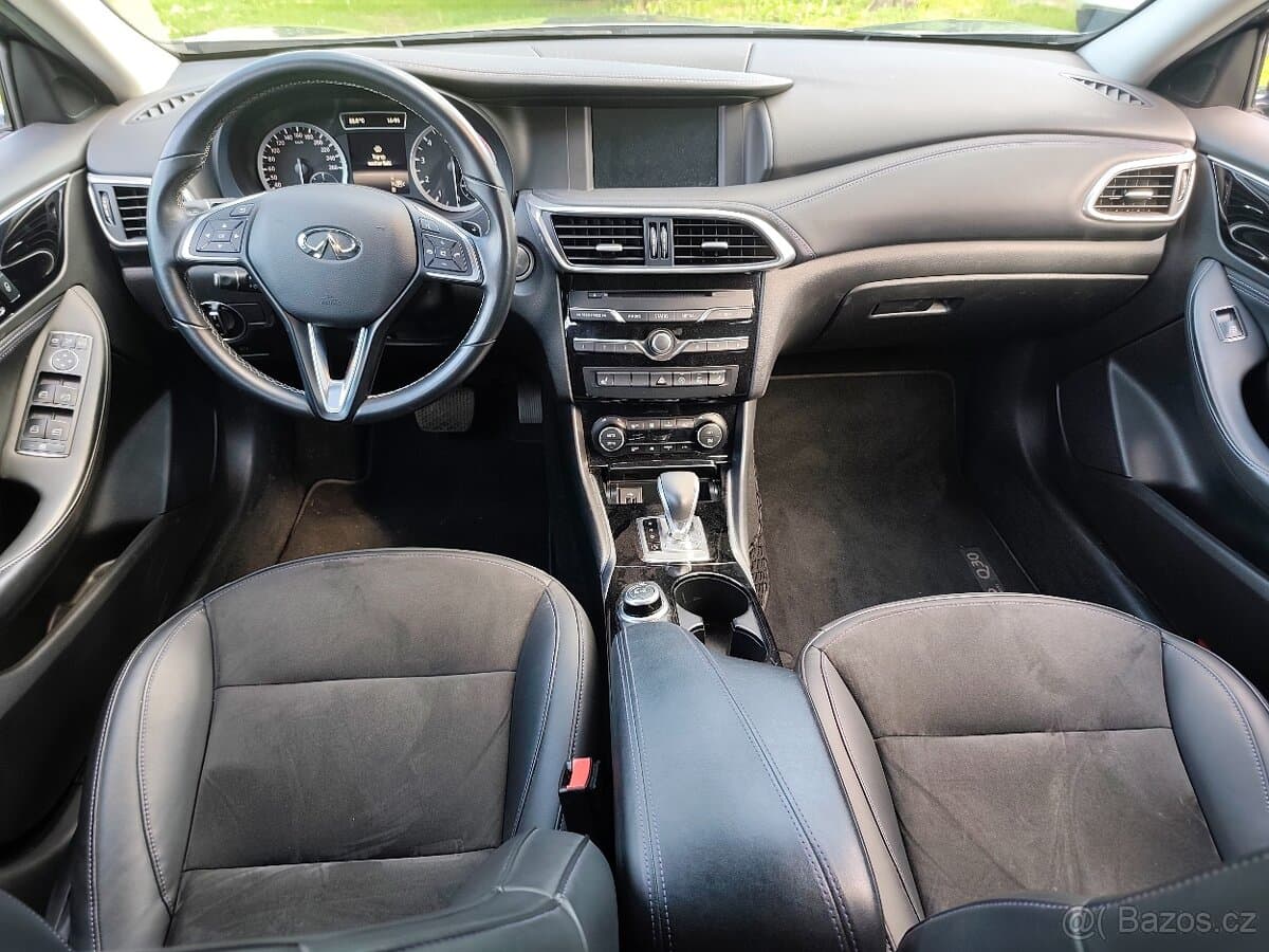 2019 Infiniti Q30 - 16