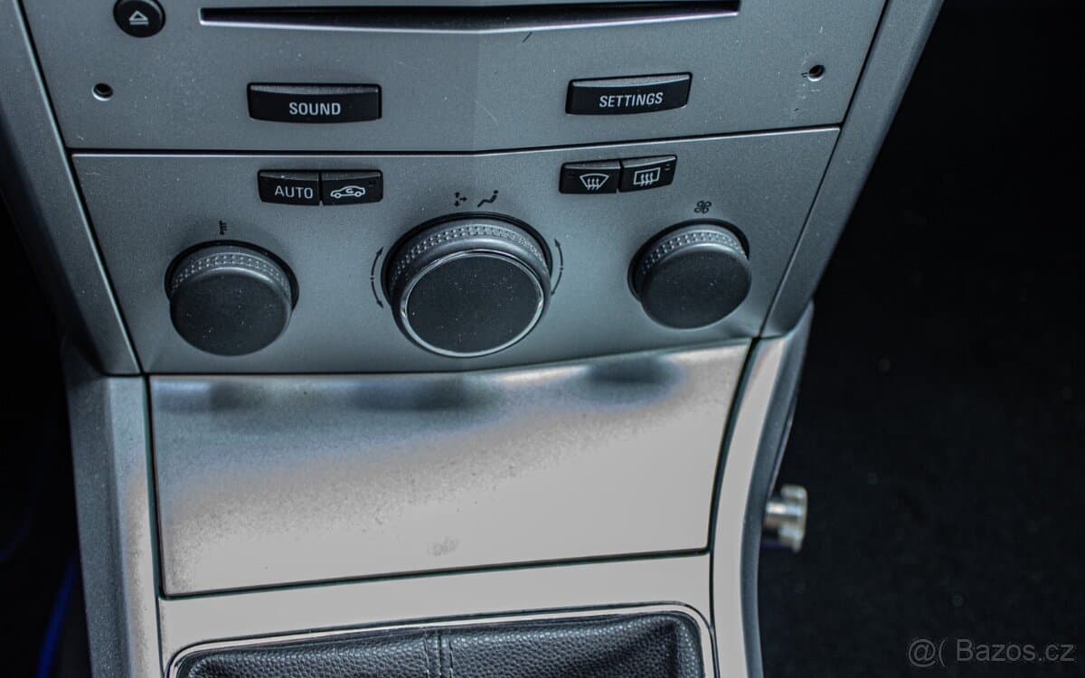 2011 Opel ASTRA - 16