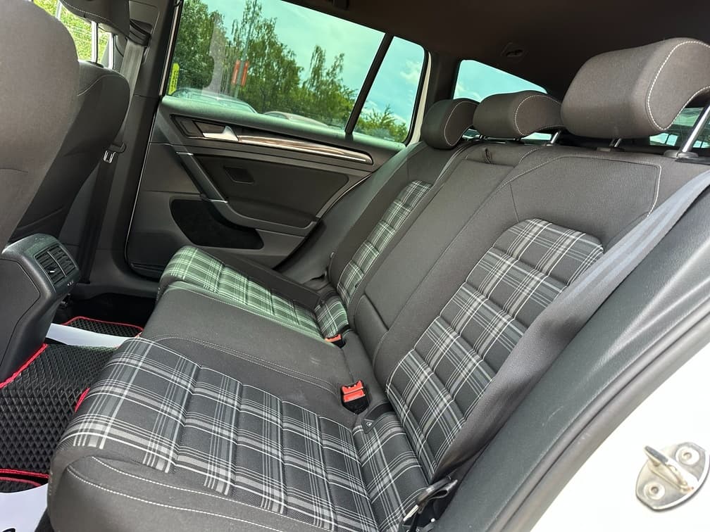 2016 Volkswagen GOLF - 16